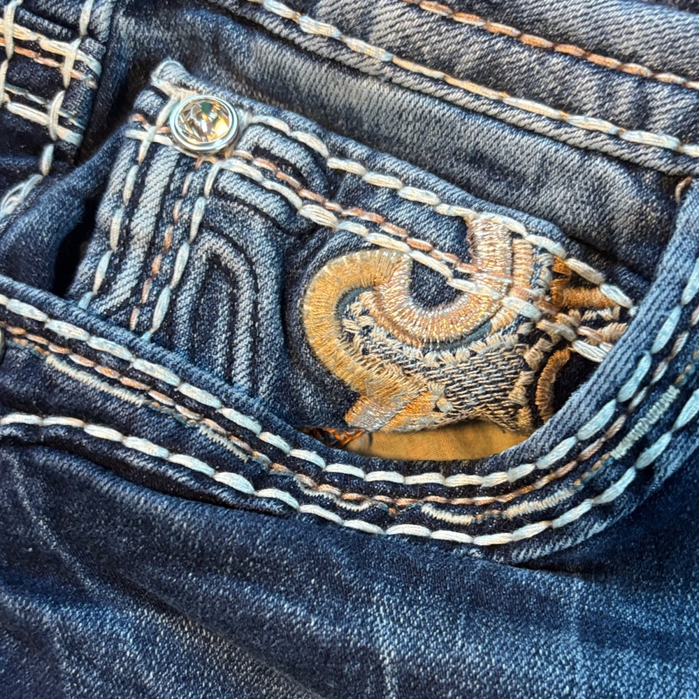 Rock Revival Jeans - Picture 5 of 10